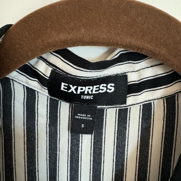 Express black and white stripe tunic- S - Picture 2 of 3